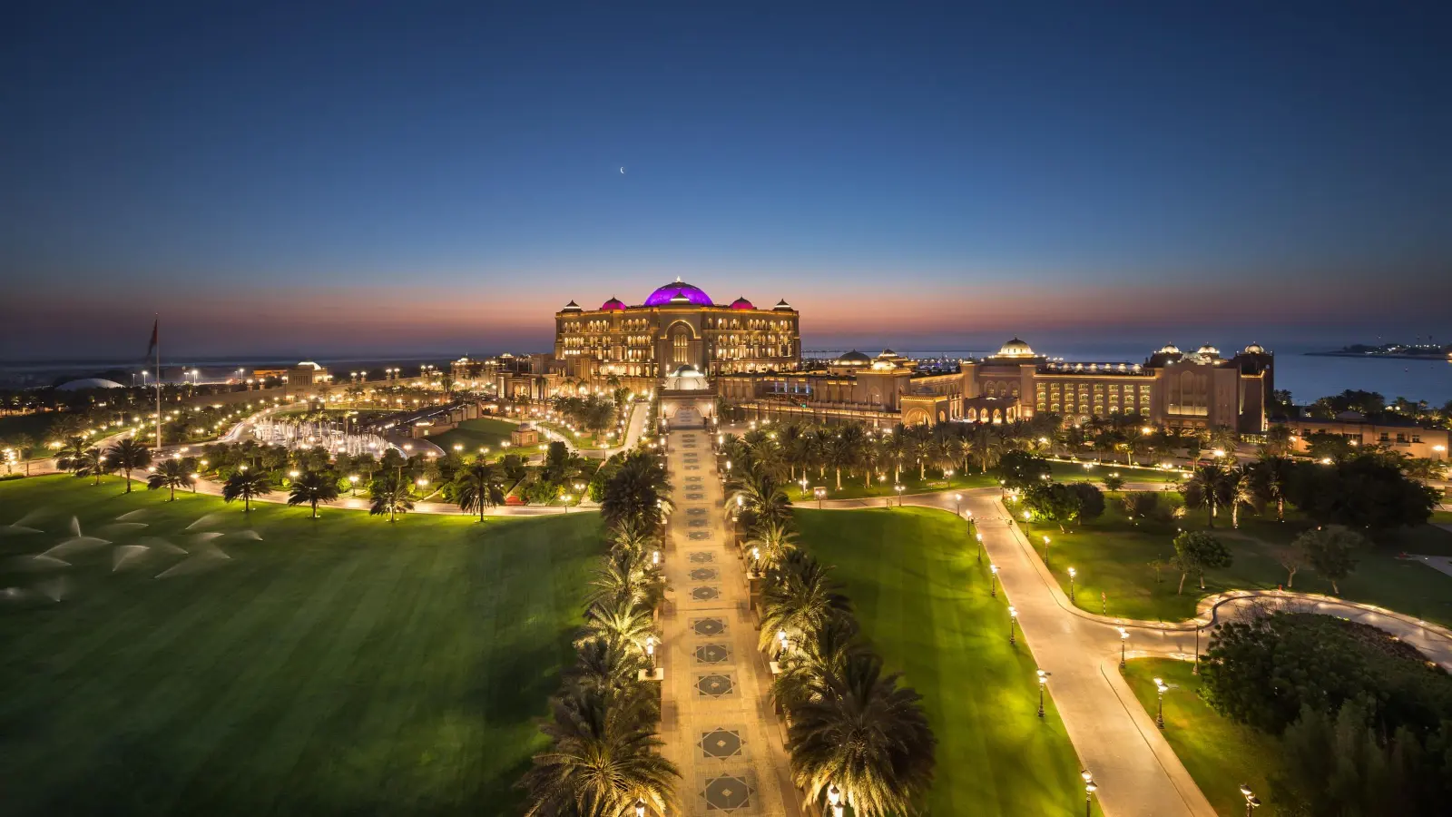 Emirates Palace Mandarin Oriental landmark in Abu Dhabi, United Arab Emirates
