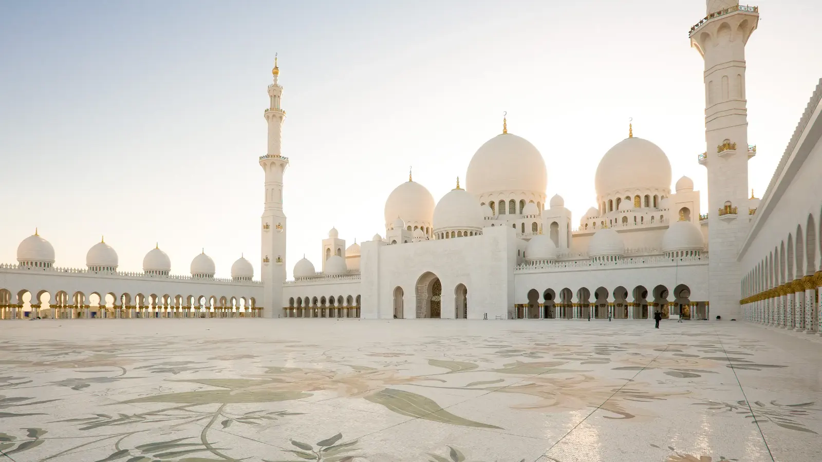 Sheikh Zayed Grand Mosque landmark in Abu Dhabi, United Arab Emirates