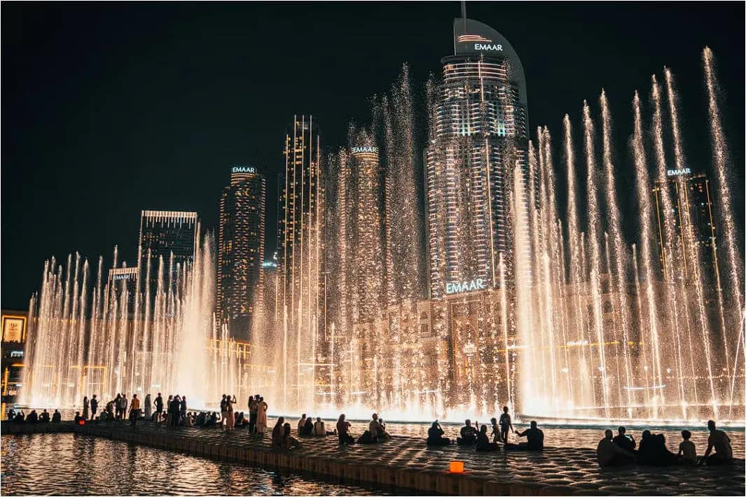 Dubai Fountain landmark & entertainment in Dubai, United Arab Emirates