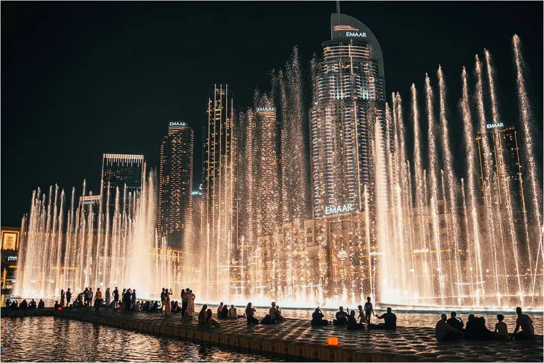 Dubai Fountain landmark & entertainment in Dubai, United Arab Emirates