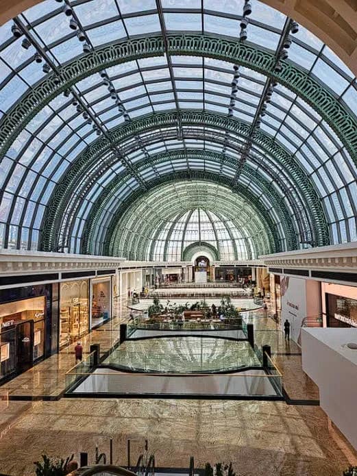Dubai Mall shopping & entertainment in Dubai, United Arab Emirates